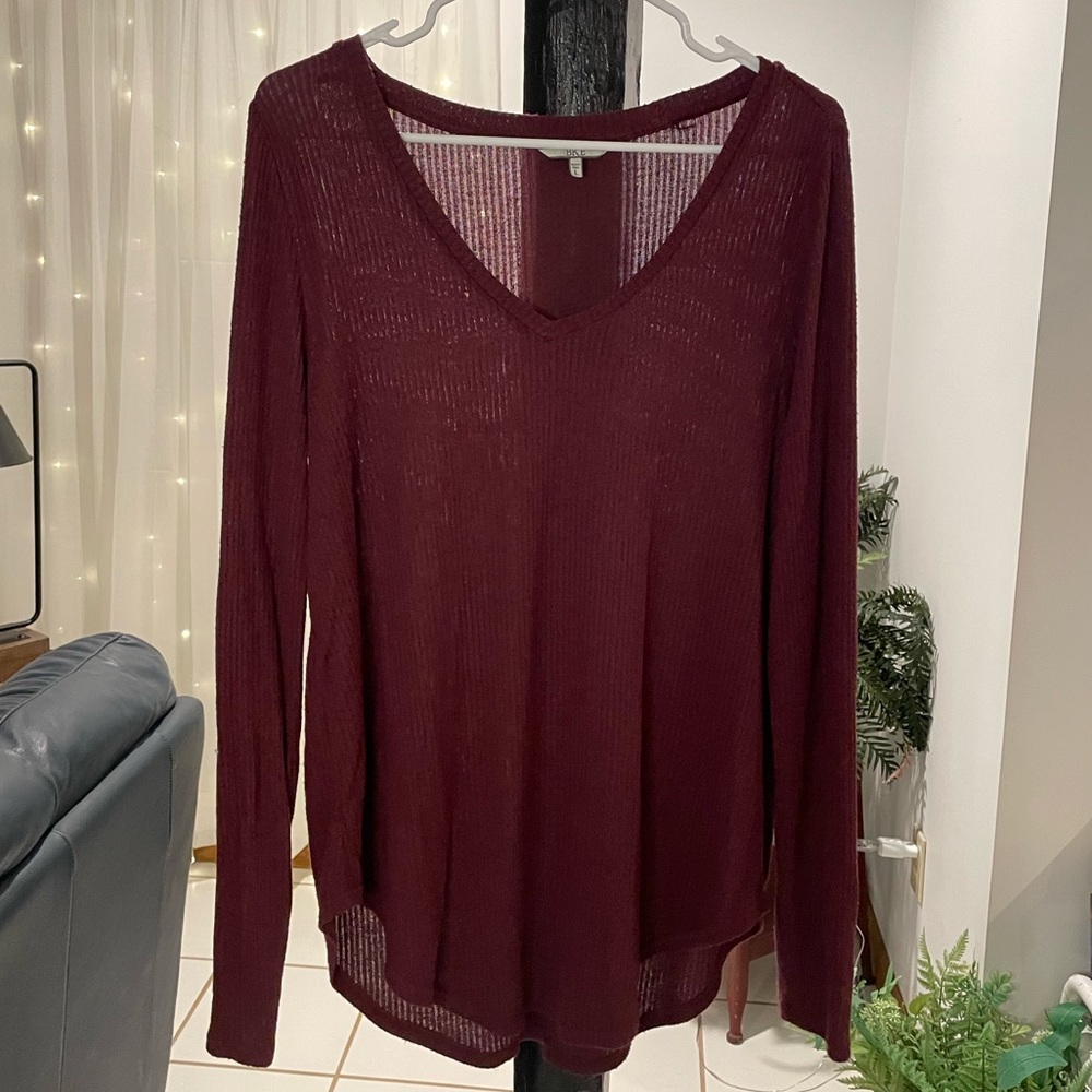 Women’s burgundy sweater!